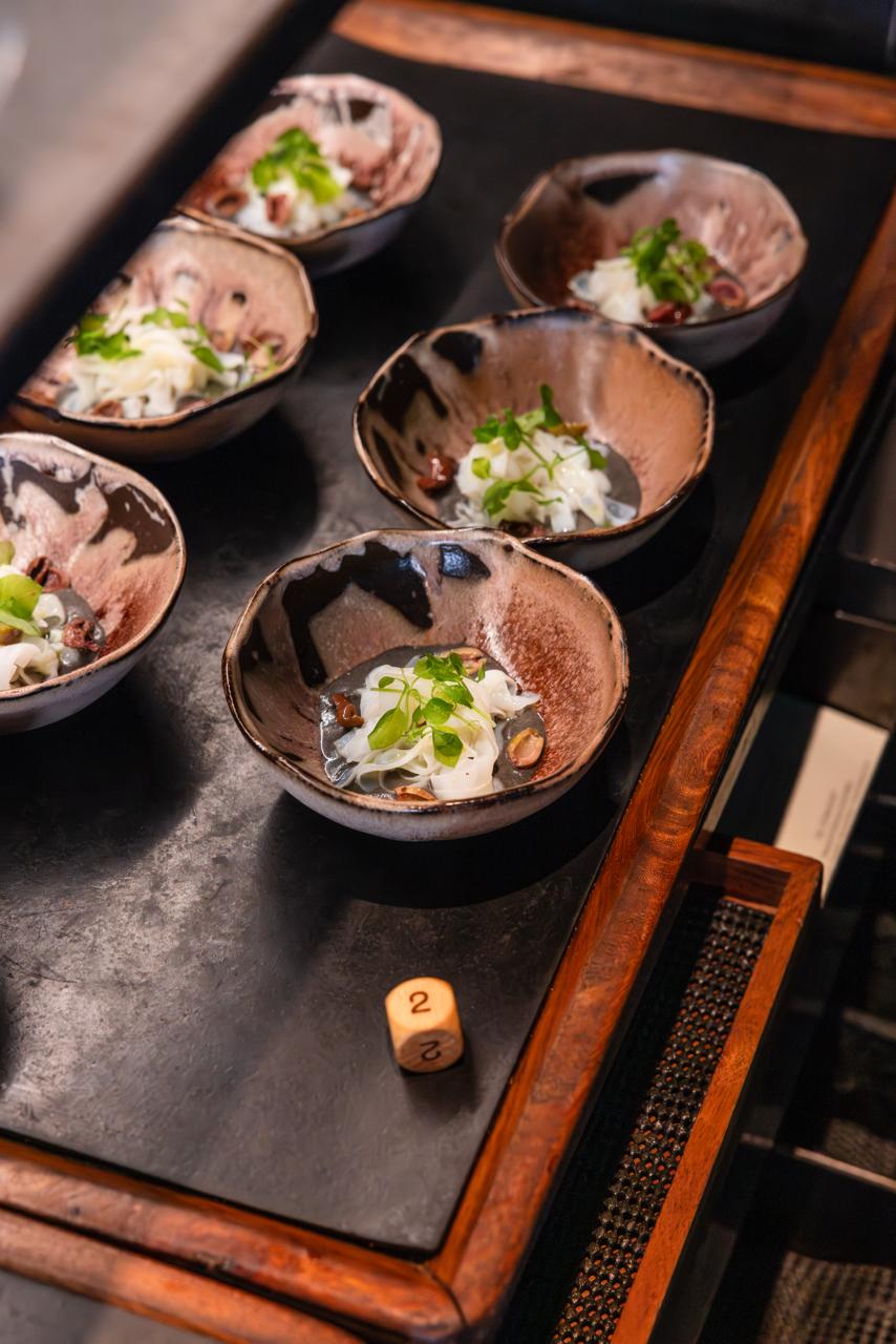 Ceramic bowls with delicate plating